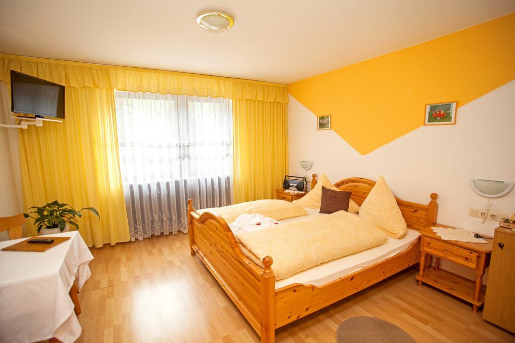 אייזנבאך Waldhotel Auerhahn B&B Bed & Breakfast חדר תמונה